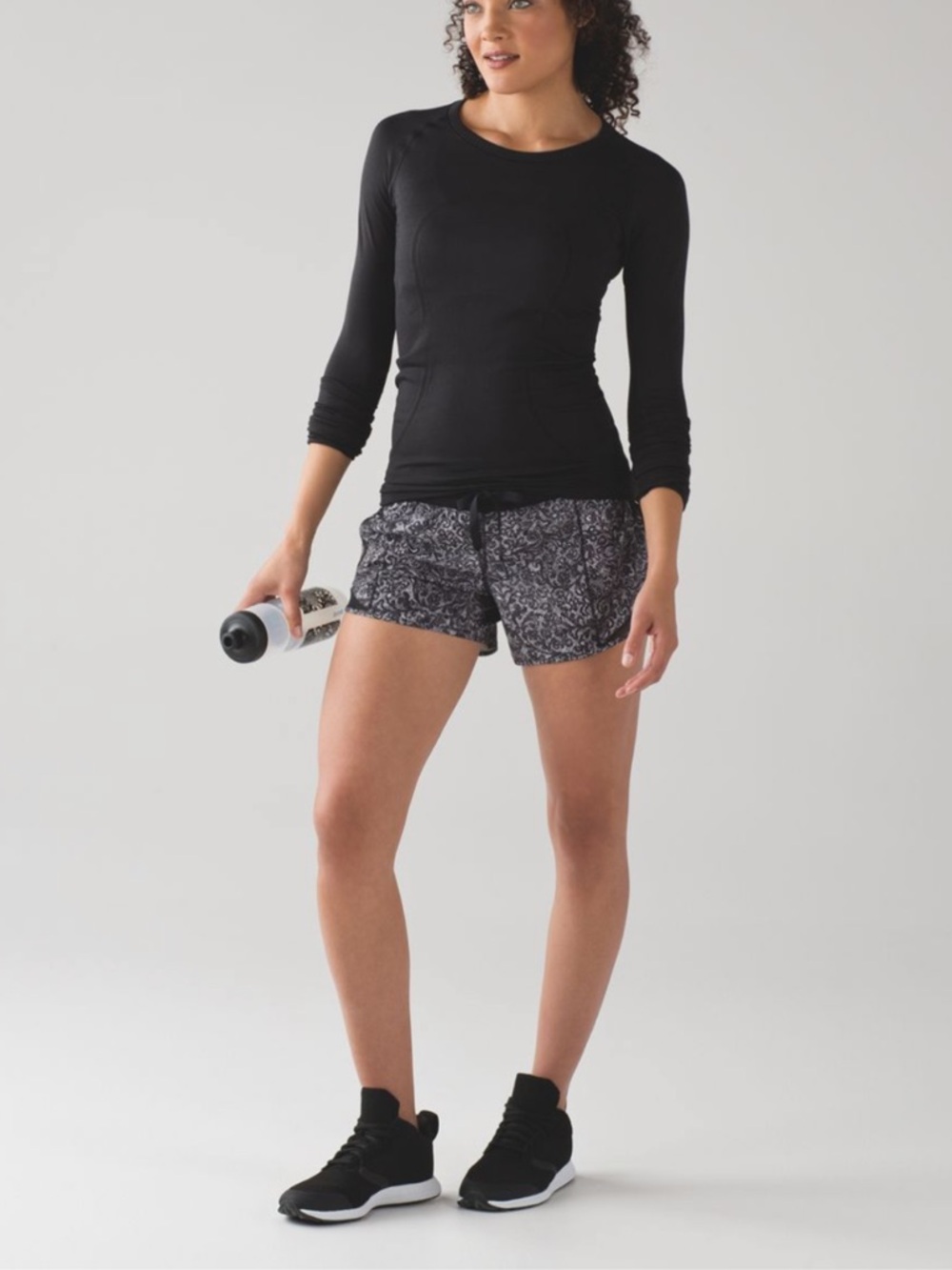 LULULEMON Hotty Hot Short (Long 4") *Mini Cinder Lace White Black*
